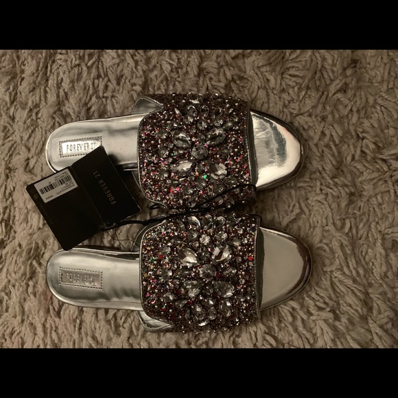 Sandals - Picture 4 of 5